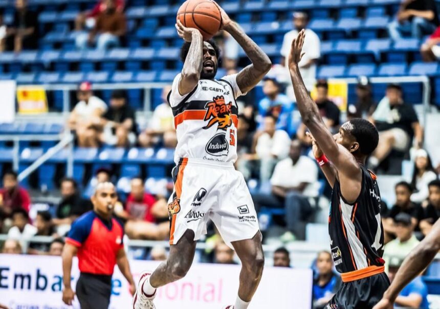 Malachi Richardson and Corey Sanders Jr. lead Royals' victory | De Último Minuto English