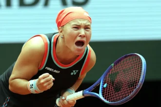 Bombshell at Roland Garros: Russian Shnaider takes down the giant Sabalenka | De Último Minuto English