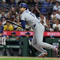 Ohtani hits a home run, but leaves the game due to knee discomfort in Dodgers' win | De Último Minuto English