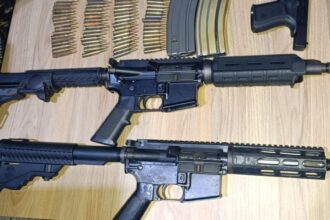 "Firearms found hidden in a safe during an operation in Santiago" | De Último Minuto English