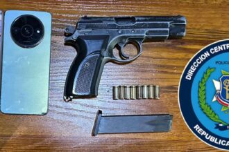 "DINTEL dismantles illegal weapons points during raids in Baní" | De Último Minuto English
