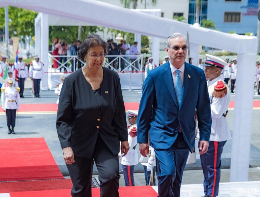 President Abinader receives his Surinamese counterpart on an official visit to strengthen bilateral cooperation | De Último Minuto English