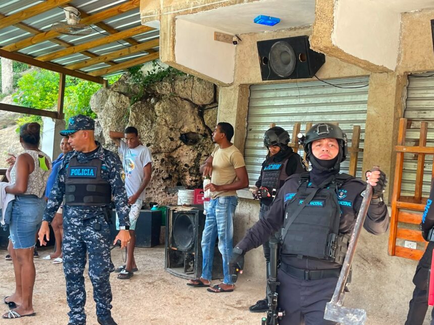Police intervene in entertainment venues due to excessive noise and curfew violations in Río Salado | De Último Minuto English