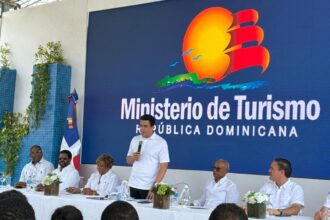 David Collado assures that he will not leave the Ministry of Tourism without completing the transformation of Boca Chica | De Último Minuto English