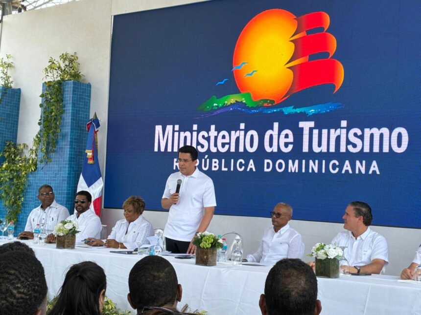 David Collado assures that he will not leave the Ministry of Tourism without completing the transformation of Boca Chica | De Último Minuto English