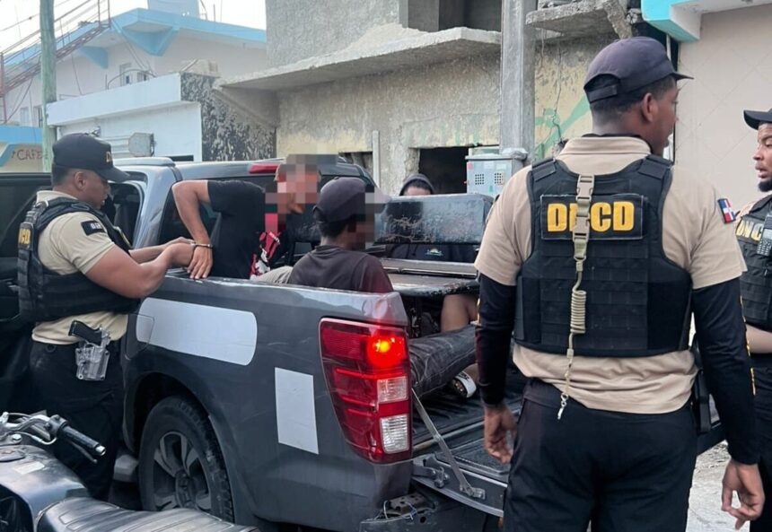DNCD arrests five people and seizes drugs in anti-drug trafficking operations in Verón-Punta Cana | De Último Minuto English