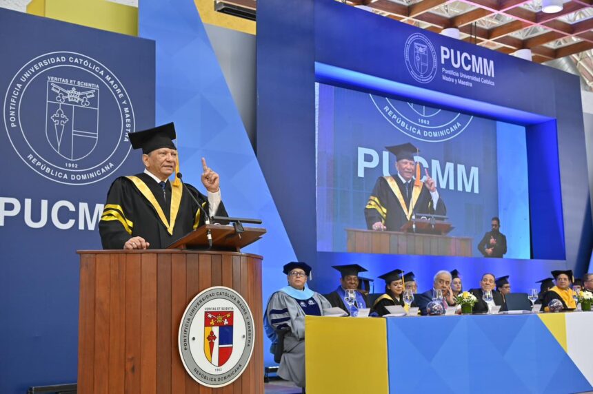 Aguilera to PUCMM graduates: “Intelligence without ethics is dangerous” | De Último Minuto English
