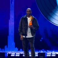 Sergio George was recognized at the Premios Tu Música Urbano | De Último Minuto English