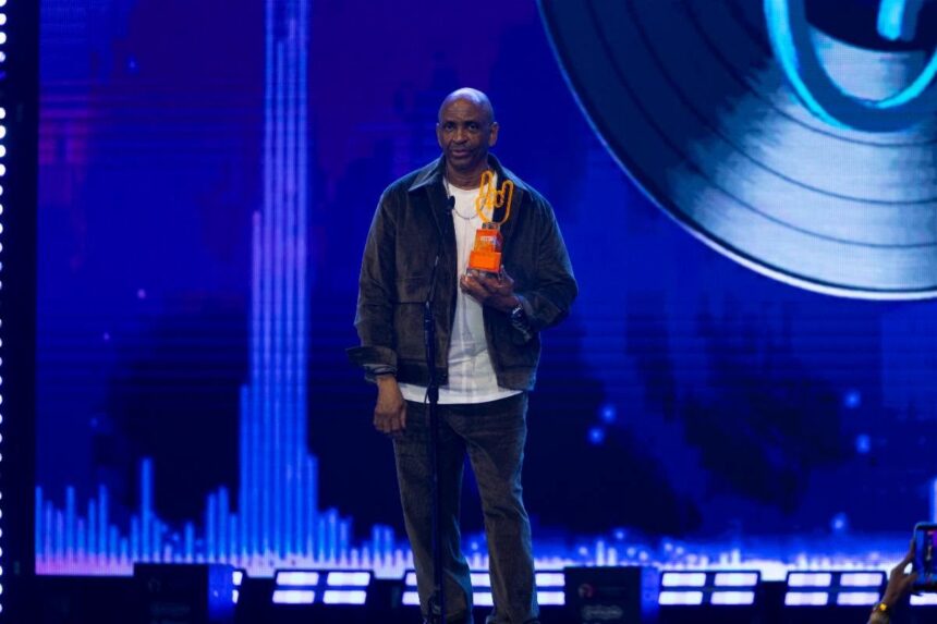 Sergio George was recognized at the Premios Tu Música Urbano | De Último Minuto English