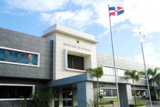The government's Anti-Crisis Plan includes a tax amnesty, the elimination of the advance payment, and increases educational deductions | De Último Minuto English