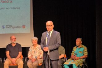 Dominican writer Osiris Madera receives the Best Latin American Novel award in Madrid | De Último Minuto English