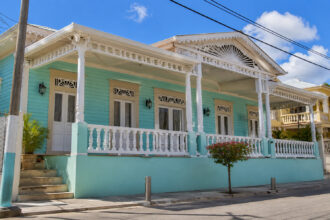 Government proposes eliminating mortgage tax in effect since 1890 as part of economic reforms | De Último Minuto English