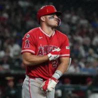 Mike Trout remains optimistic after being placed on the injured list with a hamstring strain | De Último Minuto English