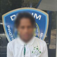 "Bobolo" captured, accused of breaking into a home, robbing, and sexually assaulting a young woman in Villa González | De Último Minuto English