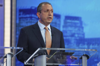 "Brad Lander defeats Dan Goldman in New York Democratic primaries" | De Último Minuto English