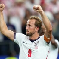 "Harry Kane celebrates equaling David Beckham in appearances for England: “He was my idol”" | De Último Minuto English