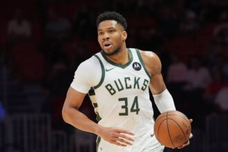 "Giannis Antetokounmpo arrives in Miami in a mega-trade that shakes the NBA" | De Último Minuto English