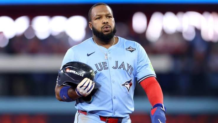 "Vladimir Guerrero Jr. leaves game due to back tightness, but Toronto rules out severity" | De Último Minuto English