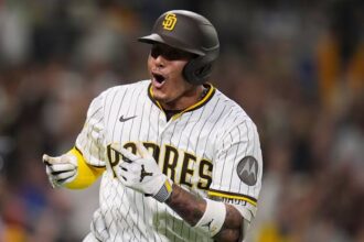 "Machado decides in extra innings and leads Padres' comeback over Texas" | De Último Minuto English