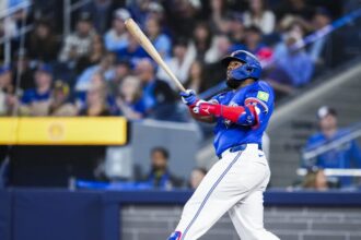 Vladimir Guerrero Jr. breaks long power drought and shows signs of waking up with the Blue Jays | De Último Minuto English