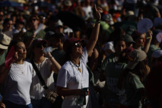 Half a million people attend the Pope's vigil in Madrid's Plaza de Lima | De Último Minuto English