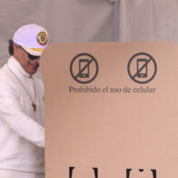 "Petro denounces "many irregularities" in close vote won by De la Espriella" | De Último Minuto English