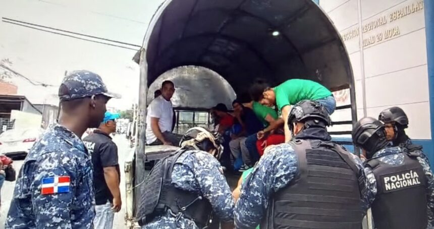 Dozens of inmates transferred from Moca preventive jail to CCR La Isleta | De Último Minuto English