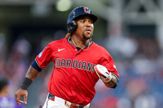 José Ramírez leads Cleveland's triumph with a home run; Bibee earns his first victory | De Último Minuto English
