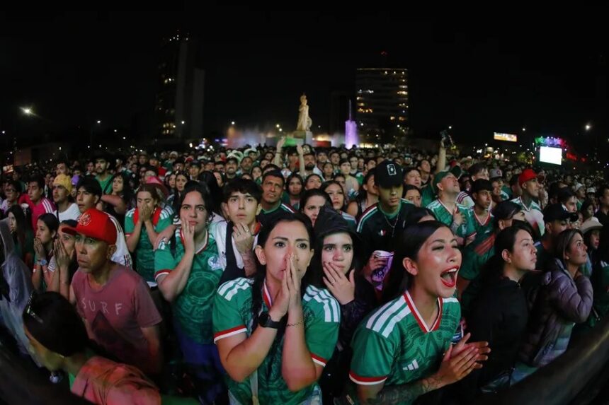 Mexican Football Federation receives millionaire fine for irregular handling of fan data | De Último Minuto English