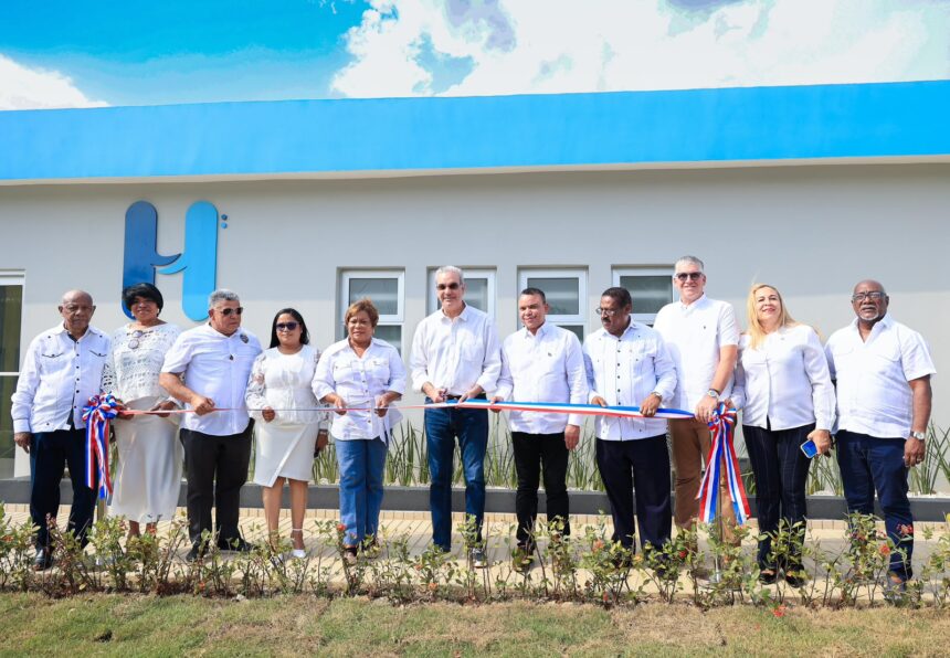 Abinader delivers Hacienda Estrella Municipal Hospital and settles a historical debt of more than 20 years with the community | De Último Minuto English