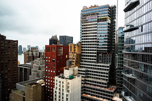 Several New York streets evacuated due to a structural failure in a skyscraper | De Último Minuto English