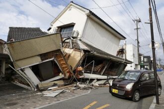 A new 5.8-magnitude earthquake shakes southwestern Japan following a quake that left 18 dead | De Último Minuto English