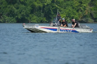 Five die trying to rescue struggling swimmer in Ohio river