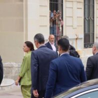 Pedro Sánchez met with protests during visit to Ceuta amid migration crisis | De Último Minuto English