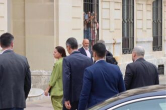 Pedro Sánchez met with protests during visit to Ceuta amid migration crisis | De Último Minuto English