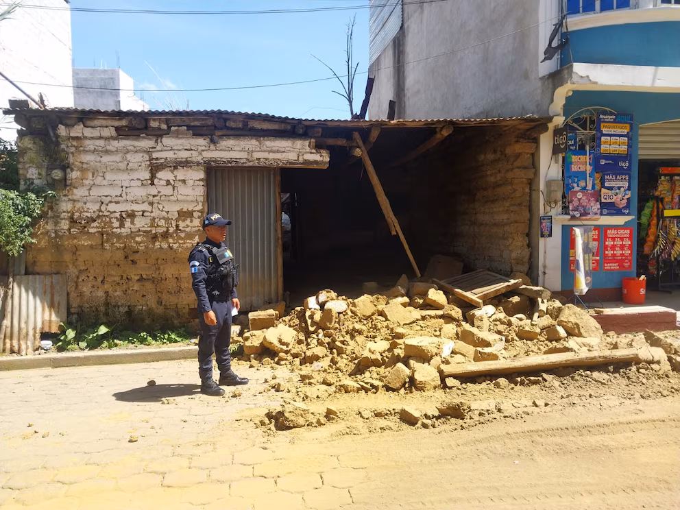 Guatemala activated the National Response Plan following the 7.4 magnitude earthquake; 42 aftershocks and 58 incidents are reported | De Último Minuto English