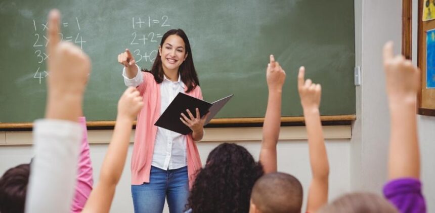EDUCA warns of a RD$2 billion reduction in resources allocated to educational spending | De Último Minuto English
