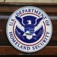 U.S. tightens rules for student visas and sets a stay limit of up to four years | De Último Minuto English