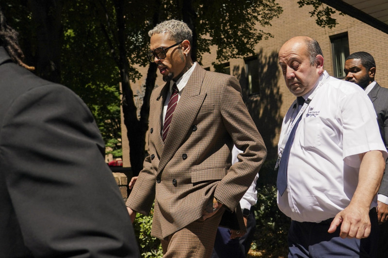 "Chris Brown will have to pay 13 million dollars due to an attack by one of his dogs on a domestic worker" | De Último Minuto English