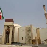 Iran reports US projectile impacts near the Bushehr nuclear power plant | De Último Minuto English