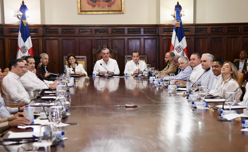 Abinader gathers his cabinet for the 56th Government Council meeting of his administration | De Último Minuto English