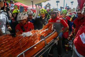 Earthquake survivor rescued in Venezuela after eight days under the rubble | De Último Minuto English