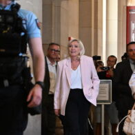 French court enables Marine Le Pen to compete in the 2027 presidential elections | De Último Minuto English