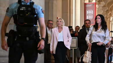 French court enables Marine Le Pen to compete in the 2027 presidential elections | De Último Minuto English