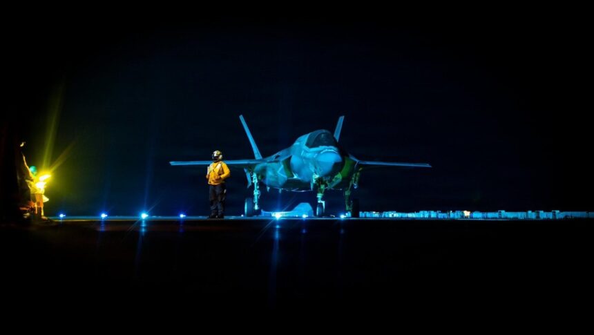 U.S. launches new attacks against Iran by Trump's order | De Último Minuto English