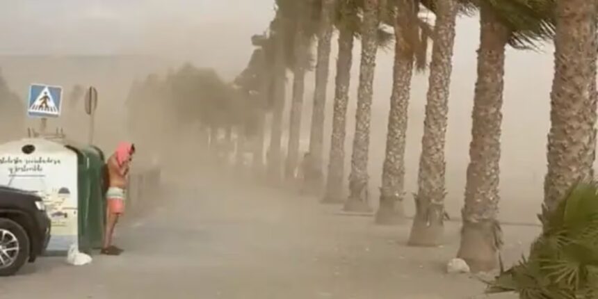 Severe storms hit Spain's Murcia region after temperatures soar above 44°C | De Último Minuto English