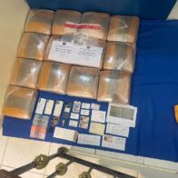 "Authorities seize 13 bales of marijuana and arrest two people in Azua" | De Último Minuto English
