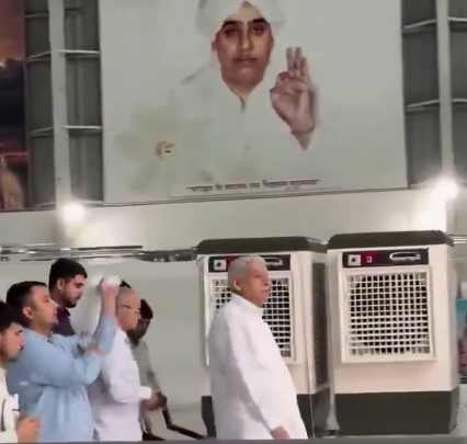 Politician in India sparks criticism for allegedly using a portable air conditioner during his tours | De Último Minuto English