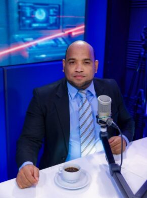 Jonatan Familia endorses Santiago Matías' new party and asks for citizen support for its recognition | De Último Minuto English