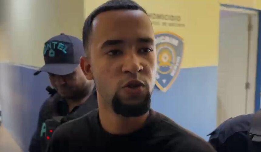 Student leader Ángel Luis Reyes arrested; his father denounces political persecution | De Último Minuto English